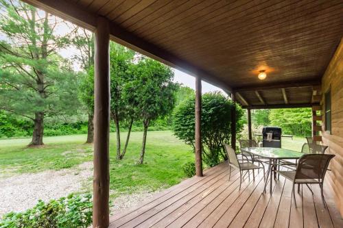 Cozy 2-bed Cabin w stunning views-Oldfield Cabin - image 2
