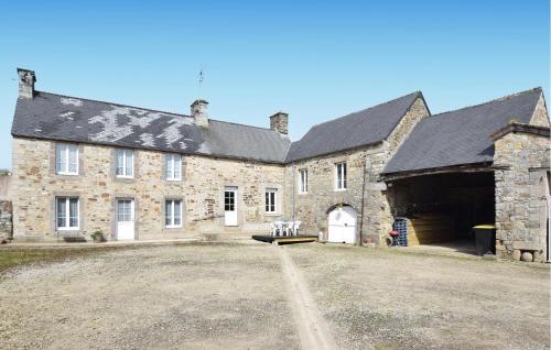 2 Bedroom Amazing Home In Saint-Christophe-Du-Foc gîte à louer Virandeville