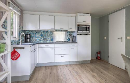 Kitchen, Nice Home In Erm With Wifi in Erm