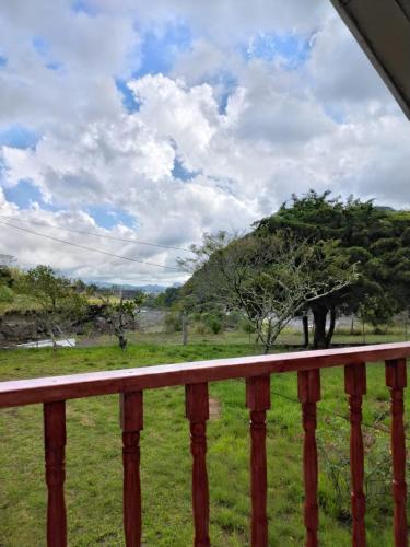 Cabaña Flor de la Montaña (Cabana Flor de la Montana) in Rincon Largo