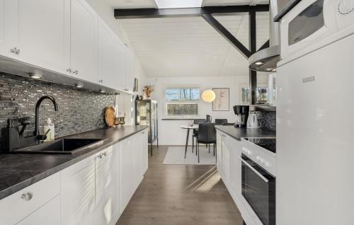 Kitchen, 3 Bedroom Cozy Home In Hemmet in Hemmet