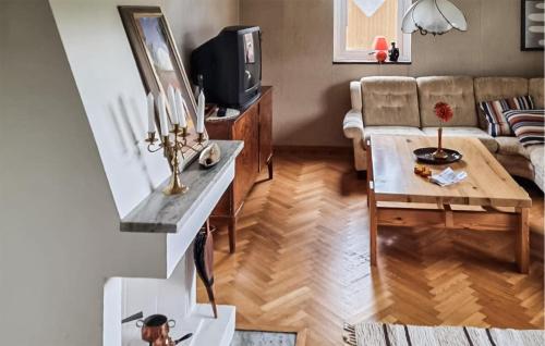 2 Bedroom Awesome Home In Björna (2 Bedroom Awesome Home In Bjorna) in 프레드리카