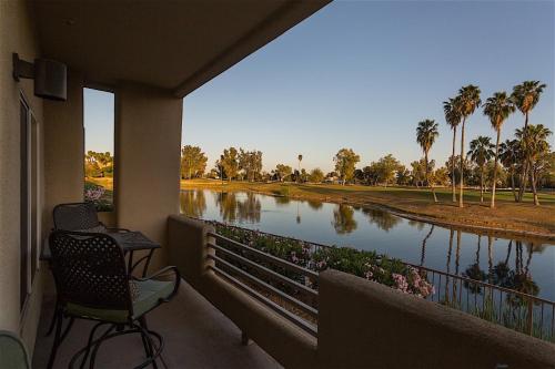 Arrowhead Golf Condo – khách sạn tại Bắc Glendale