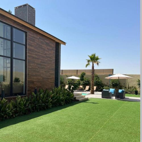 Yolandas Luxury Villa with Private Pool in Al Qastal