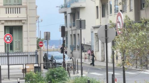 Appartement de deux pièces à 40 mètres de la plage et à un arrêt de tramway du centre-ville