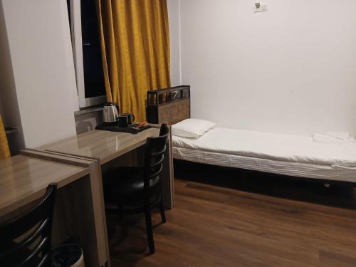 Hotel Grand Inn Room Type - Standard Twin Room