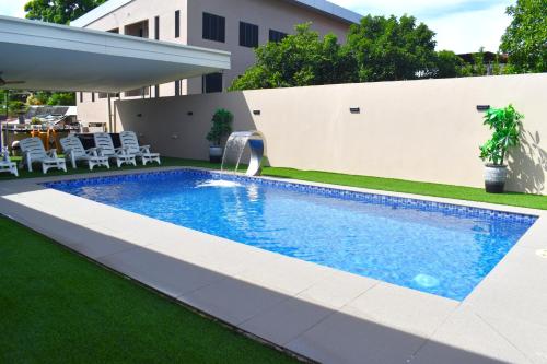 スイミングプール, アイランド アパートメンツ (Island Apartments  ) in スバ