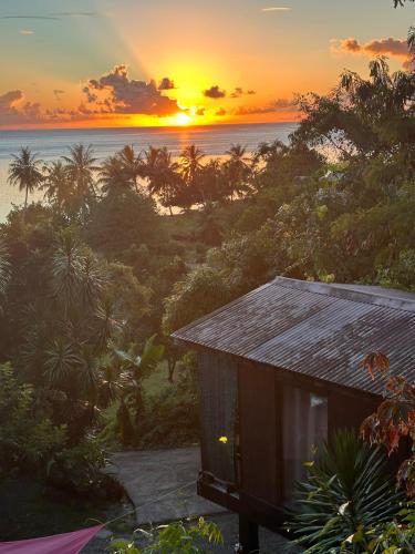 Te Ava Iti Bungalows Beach Access, Kayaks, and Bikes – khách sạn tại Haapiti