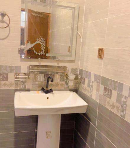 Sapphire Guest House - image 5