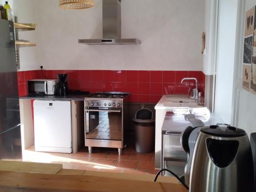 Gîte confortable en Auvergne proche de randonnées - FR-1-582-346 (Gite confortable en Auvergne proche de randonnees - FR-1-582-346) in Sauvessanges