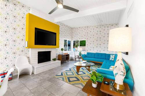 30Stay Resort-Style Backyard PoolSpaLarge Patio - image 3