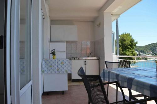 Apartments by the sea Zivogosce - Porat Makarska - 25453 - image 4