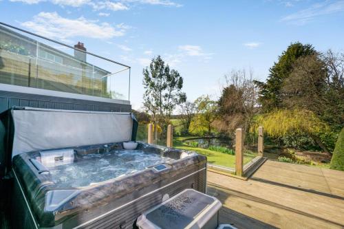 المرافق, 6 Bed in Bingley oc-l36017 in Bingley
