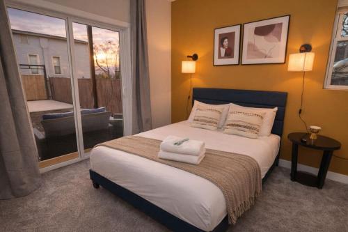 Spacious 3BR Near United Center & Medical District in University Village