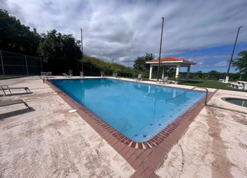 Hillside Village 3BR Oasis Private Terrace in Rio Grande