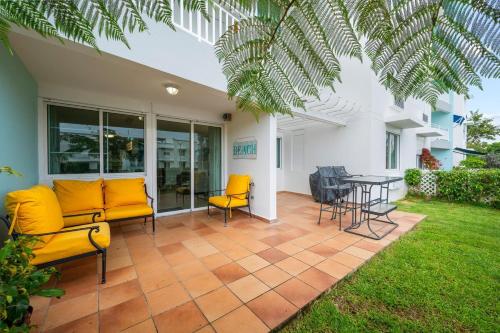 Hillside Village 3BR Oasis Private Terrace in Rio Grande
