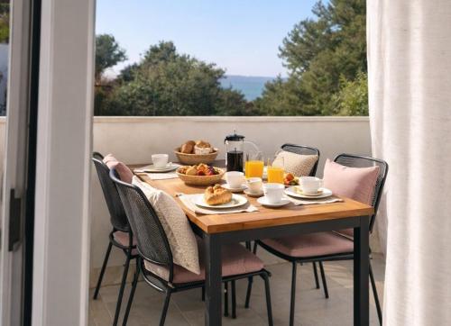 Apartments with parking space Seget Donji, Trogir - 25682 – khách sạn tại Seget Donji