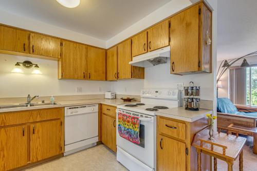 Ocean City Home w/ Fenced Yard: 1 Mi to Beach! in Ocean City (WA)