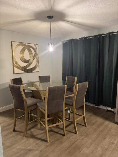 Downtown & Stadium Cozy 3 BDRM Retreat in Orlando West