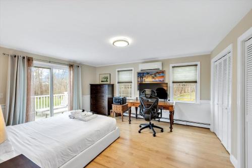 3 Bedroom Cape House by Leavetown Vacations in Sandwich, USA
