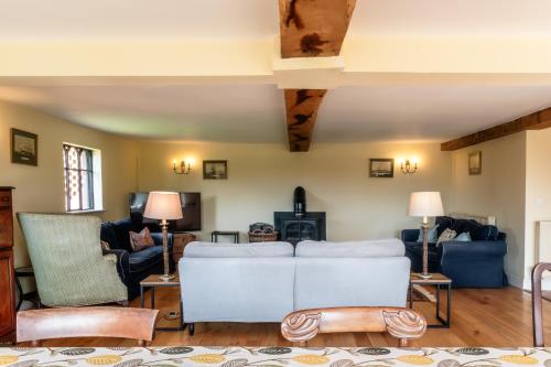 Stunning Five Bedroom Home Near Tewkesbury in Forthampton