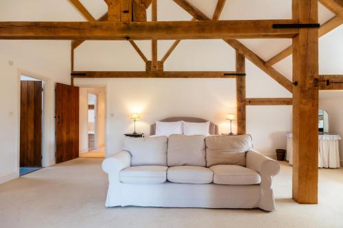Stunning Five Bedroom Home Near Tewkesbury in Forthampton
