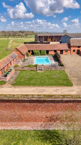 Stunning Five Bedroom Home Near Tewkesbury in Forthampton