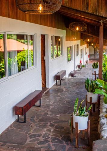 Off the Grid Monteverde in มอนเตเวอร์ด