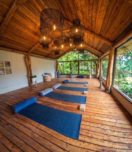 กิจกรรม, Off the Grid Monteverde in มอนเตเวอร์ด