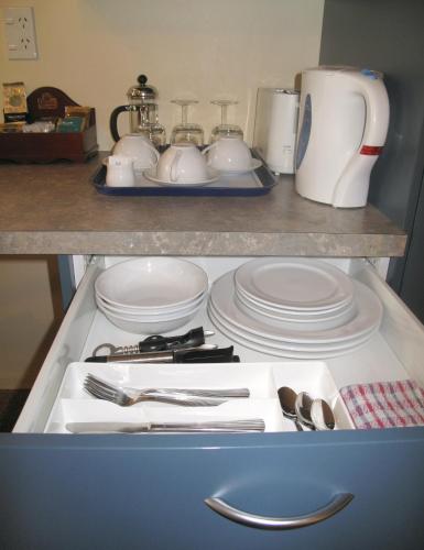 1 double bed, 1 twin bed