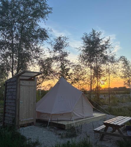 Tipi du lac in Verrieres (Alsace)