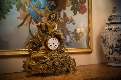 room detail thumbnail 2