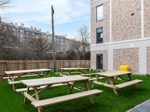 Rooms in Straits Meadow in Edinburgh City Centre in Duddingston