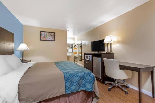 Econo Lodge Woodstock - Shenandoah Valley I-81 - image 40