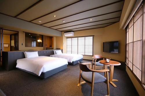 2 twin beds