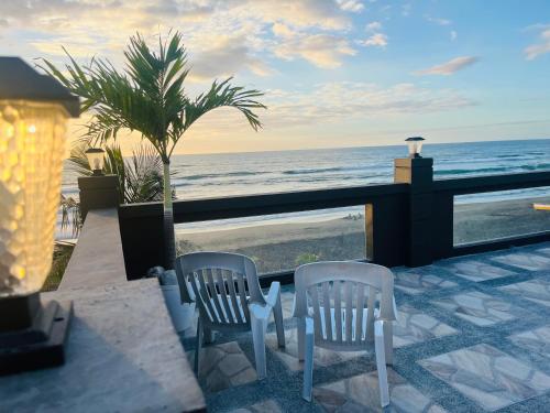 Beachfront Studio with Cozy and Spacious Balcony in Santa Lucia
