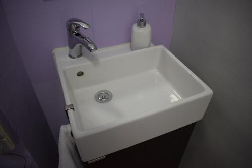 Hostal MiMi Las Ramblas - image 2
