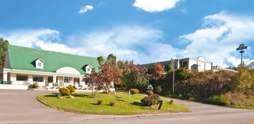 Days Inn by Wyndham Asheville West - image 28