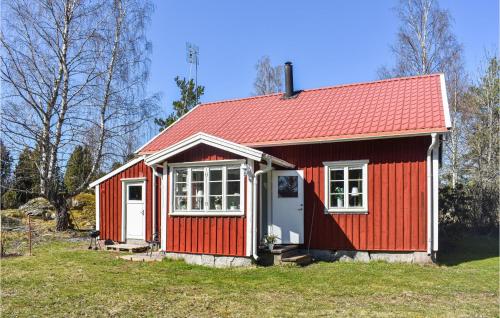 . Gorgeous Home In Grästorp With Kitchen