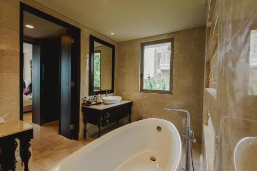 Apartment with Garden View