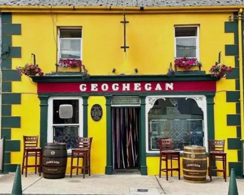 外部景觀, Geoghegans Magpie Bar and B&B in 塔伯特