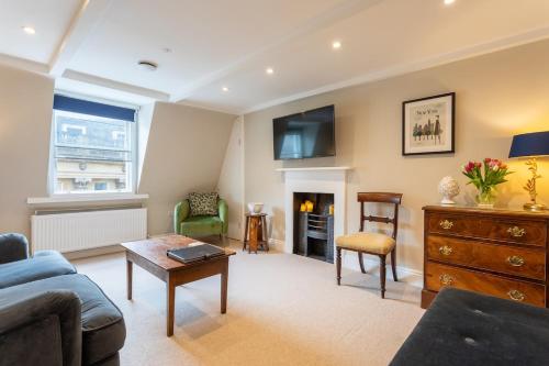 Spacious city-centre apartment in Bath, Bath (photo 6)
