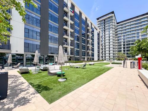 PVH - Mesmerizing 2BR - Golfville Dubai Hills - image 5