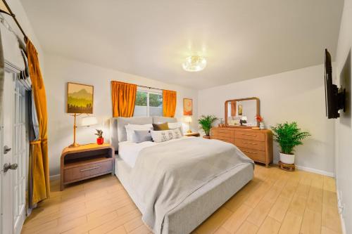 Perfect For Families Great Location-PoolHot Tub - image 2