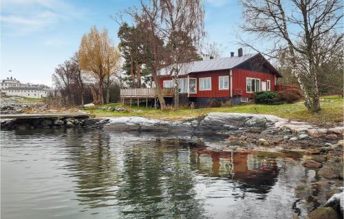 Viesnīcas āriene, Cozy Home In Vikbolandet With Sauna in Navekvarn