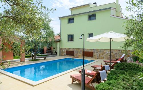 Stunning Home In Peruski - Location saisonnière - Peruški