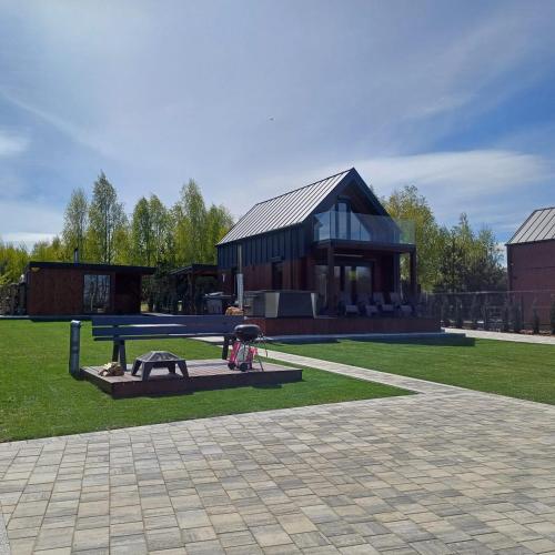 Domek nad Jeziorkiem Sauna -Silownia-Balia in Юліанув