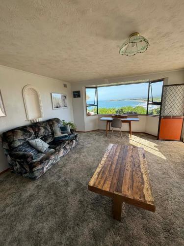 Beach Escape with Stunning Ocean Views & Sunsets in Kakanui