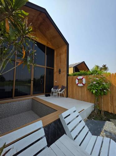 Exterior view, Kiang Napa Cottage in Pak Phreak