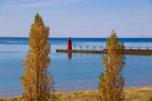 New 4BR Home in the Heart of South Haven! - image 8